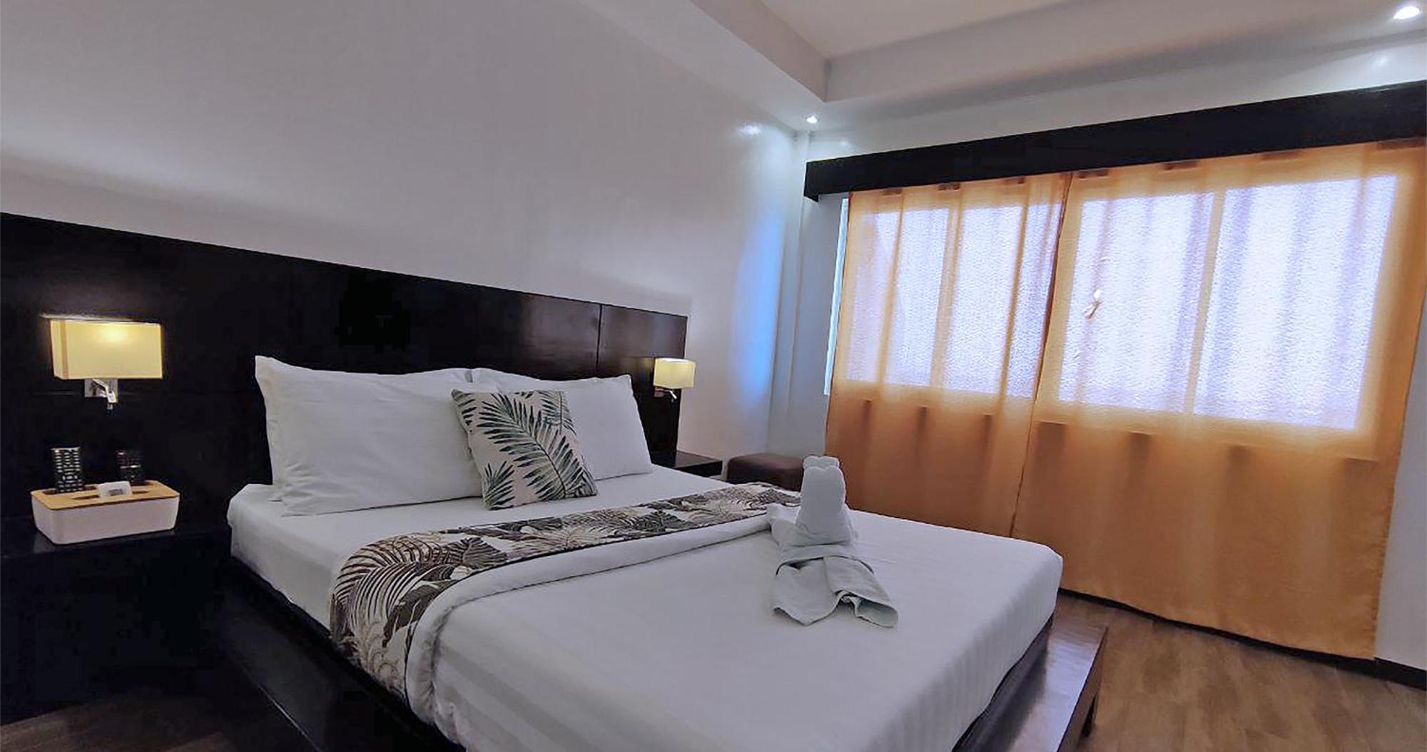 Casa Almarenzo Bed & Breakfast Bolinao Extérieur photo