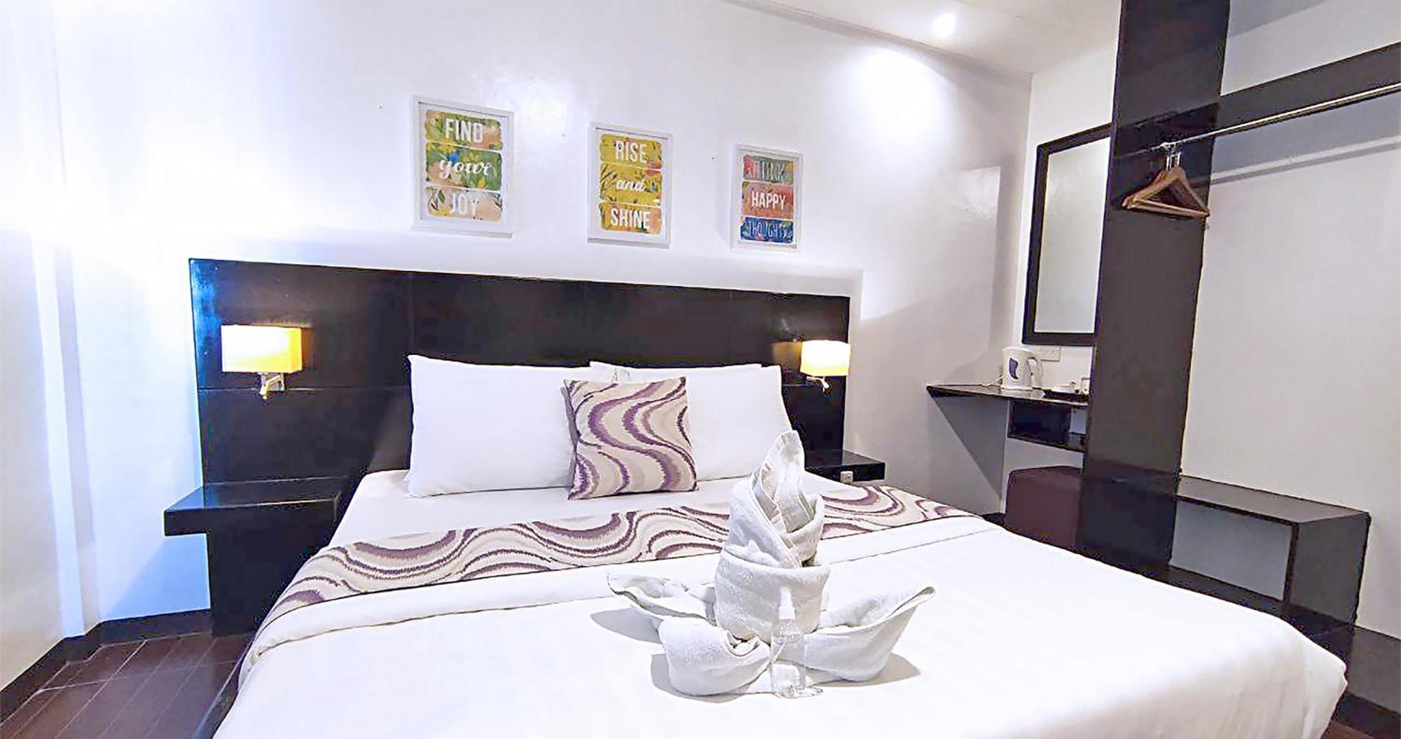 Casa Almarenzo Bed & Breakfast Bolinao Extérieur photo